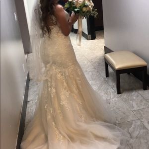 Wedding dress